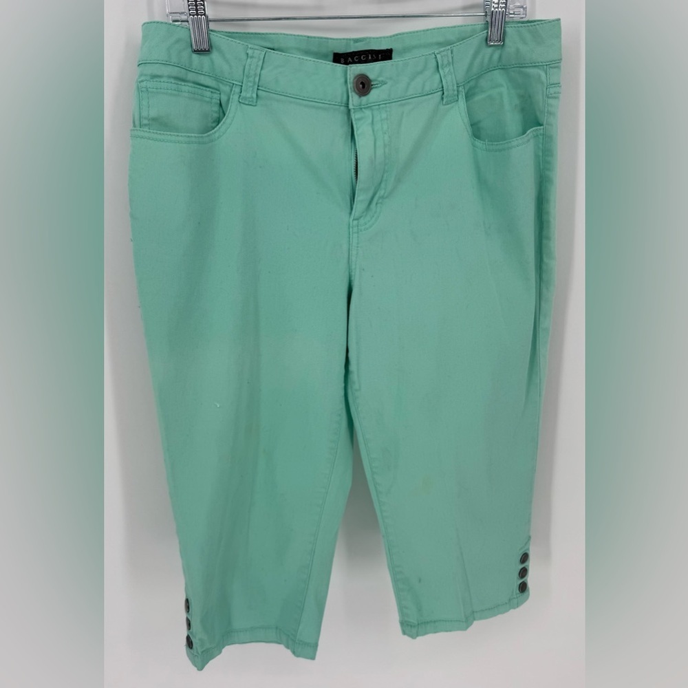 Baccini Women's Mint Green Capri Pants